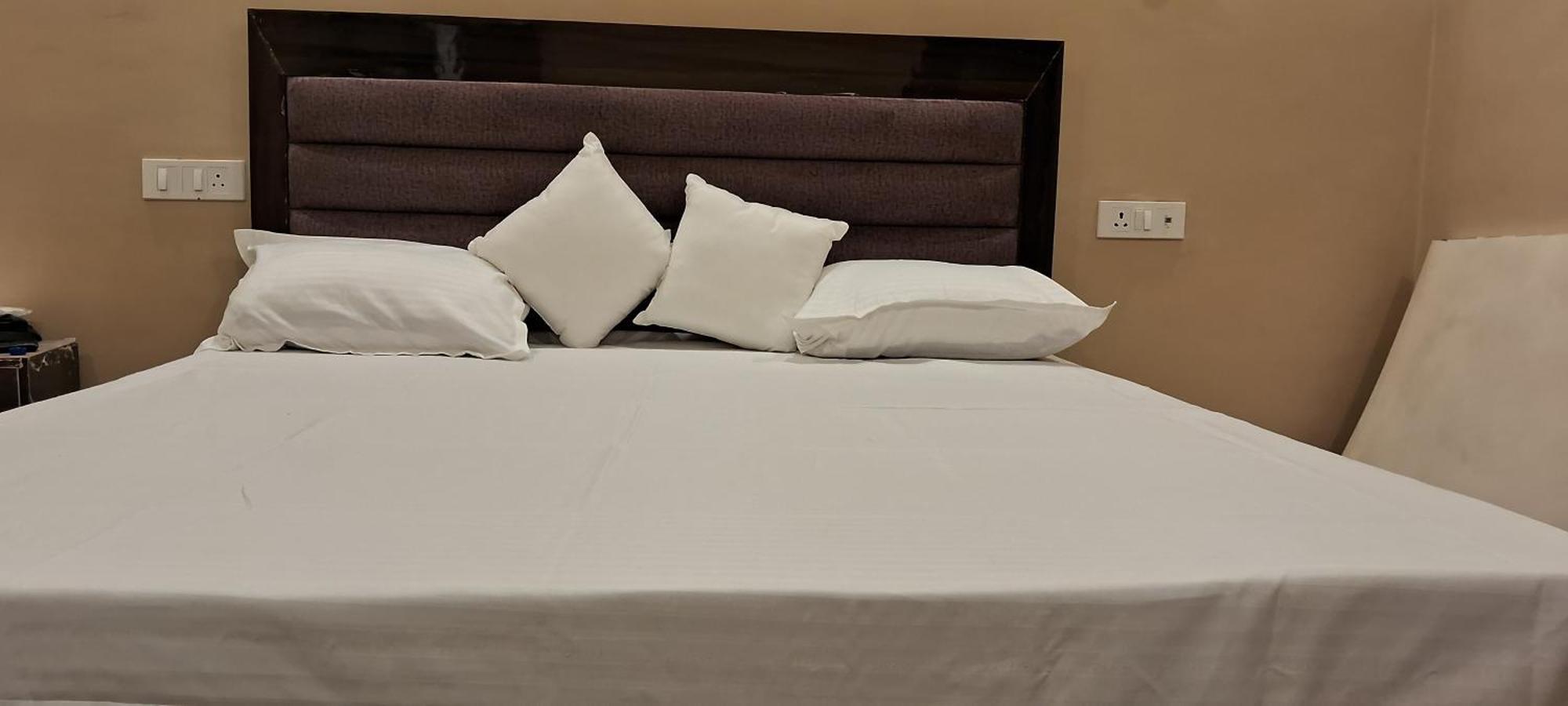 Shree Janki Palace Otel Ayodhya Dış mekan fotoğraf